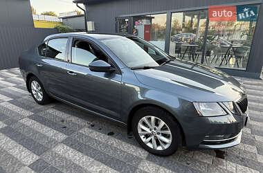 Лифтбек Skoda Octavia 2018 в Львове