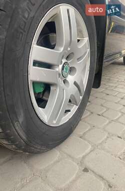 Универсал Skoda Octavia 2001 в 