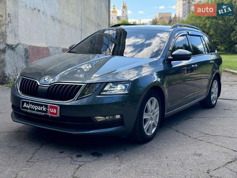 Універсал Skoda Octavia 2017 в  фото Універсал Skoda Octavia 2017 в