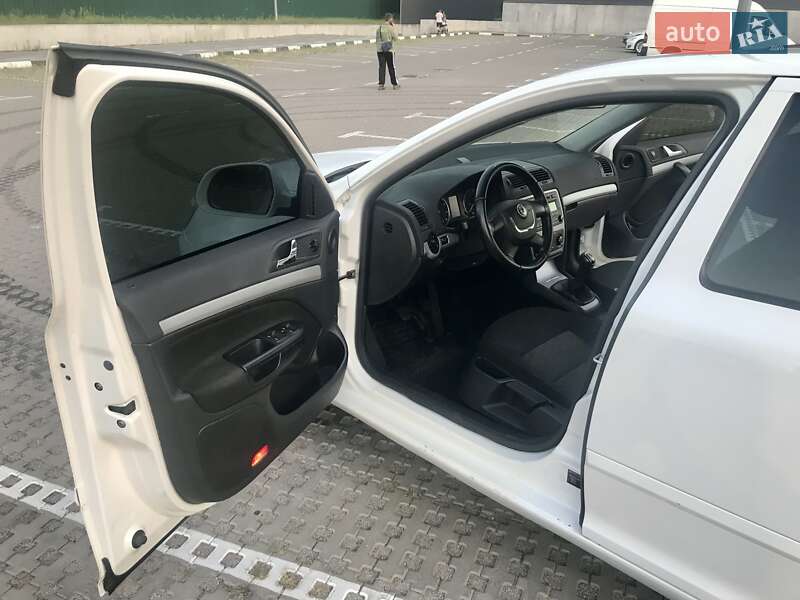Лифтбек Skoda Octavia 2011 в Киеве фото 10 Лифтбек Skoda Octavia 2011 в Киеве