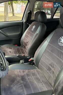 Лифтбек Skoda Octavia 2003 в 