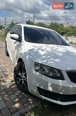 Лифтбек Skoda Octavia 2016 в Павлограде