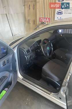 Лифтбек Skoda Octavia 2001 в 
