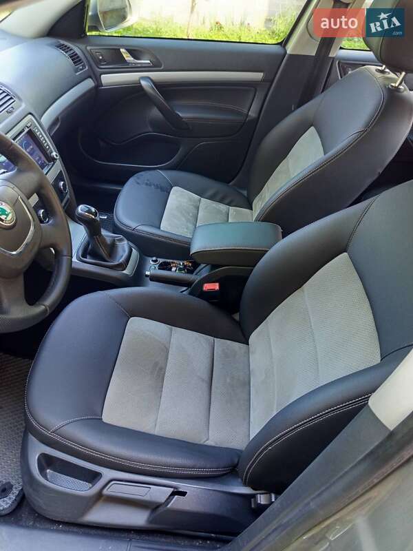 Ліфтбек Skoda Octavia 2012 в Чернівцях