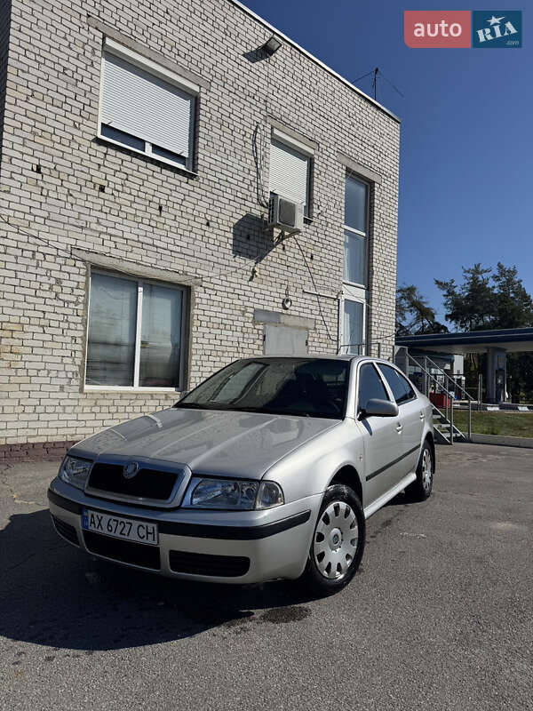 Лифтбек Skoda Octavia 2005 в 