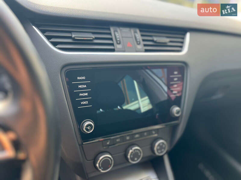 Універсал Skoda Octavia 2017 в Чернівцях