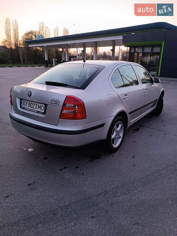 Ліфтбек Skoda Octavia 2004 в Харкові