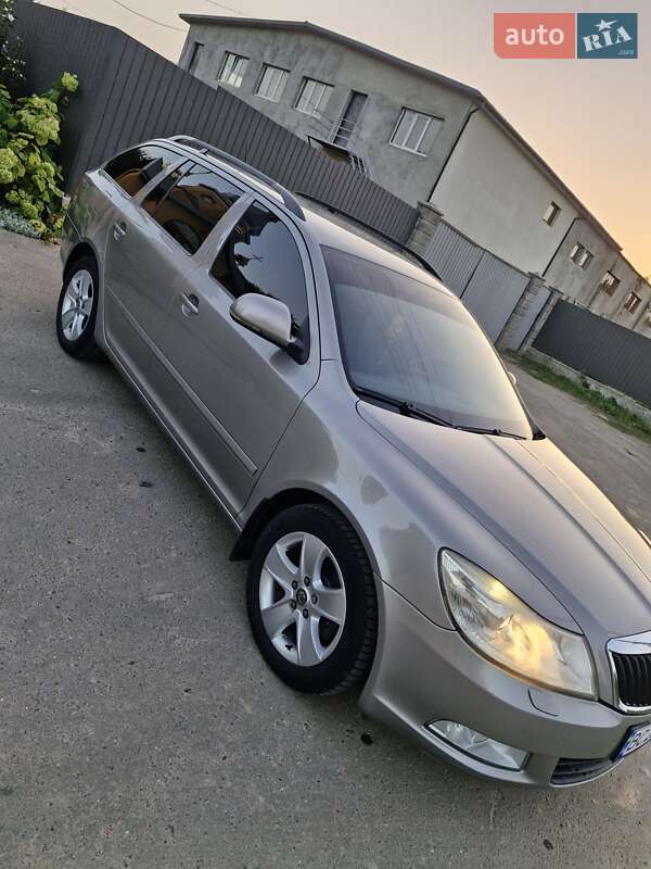 Универсал Skoda Octavia 2010 в Львове