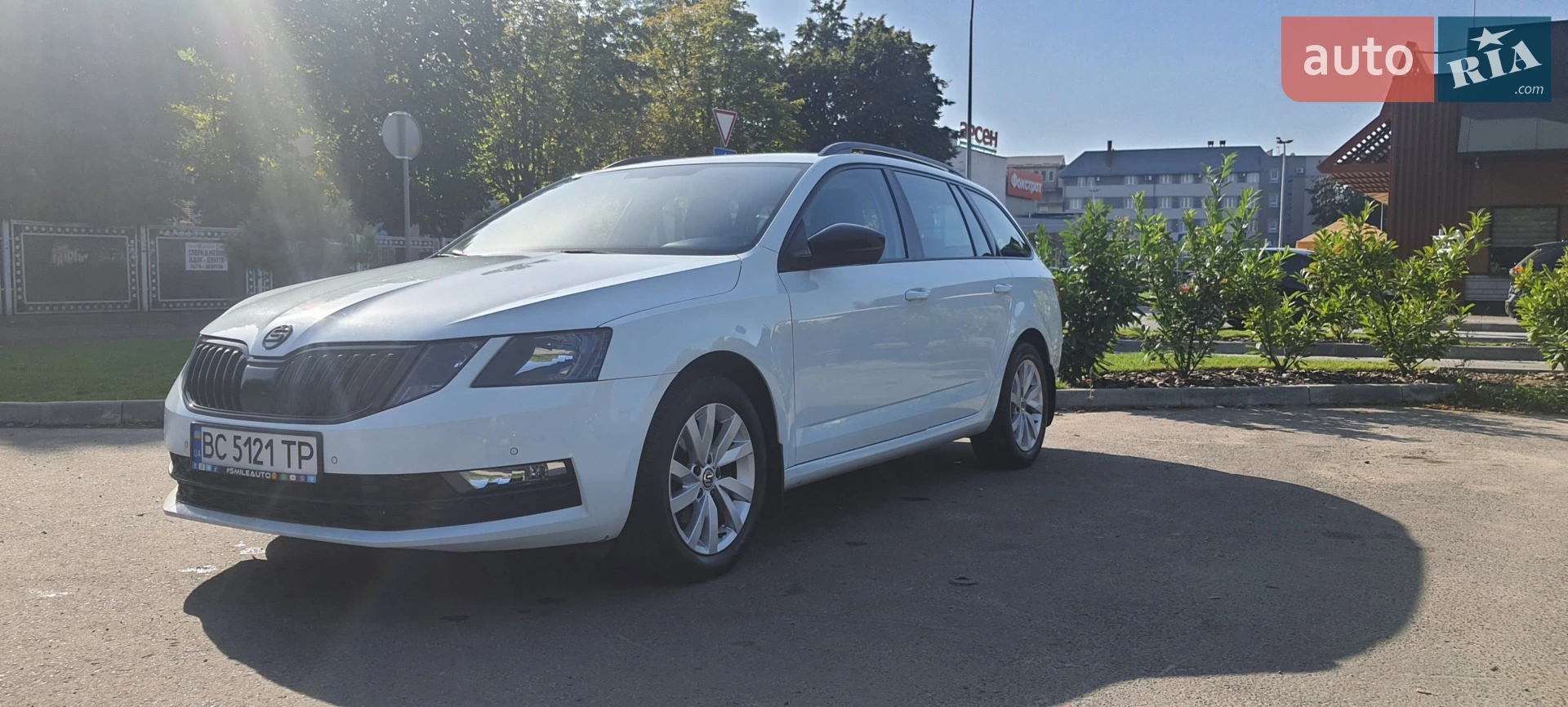Skoda Octavia 2017 VIN TMBJG7NE4J0238061 фото оголошення 4 з 71