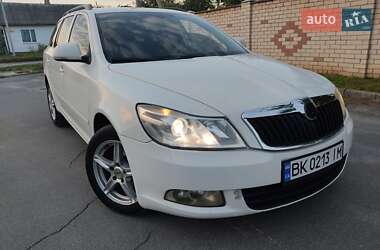 Универсал Skoda Octavia 2010 в Остроге