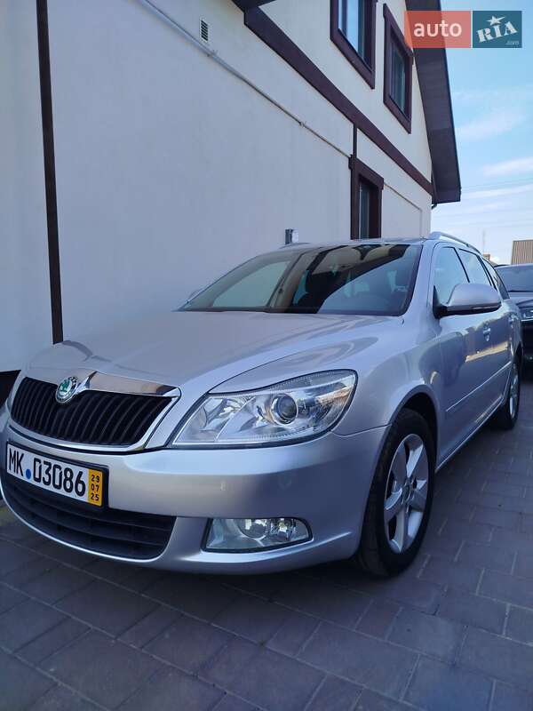 Универсал Skoda Octavia 2012 в 