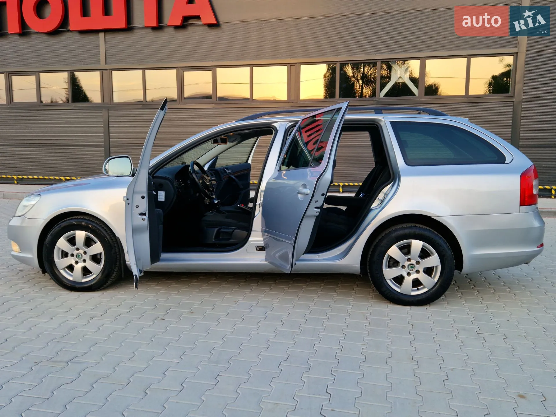 2010 Skoda Octavia - мініатюра 20
