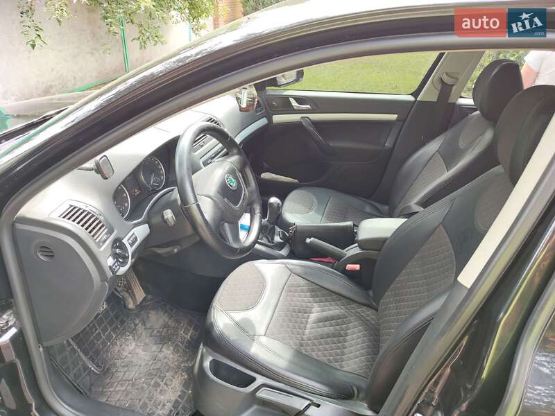 Універсал Skoda Octavia 2010 в Дніпрі