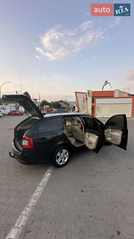Універсал Skoda Octavia 2012 в Чернівцях