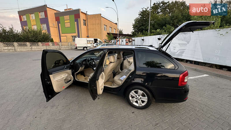 Універсал Skoda Octavia 2012 в Чернівцях