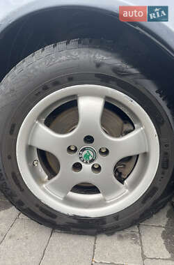 Лифтбек Skoda Octavia 2004 в 