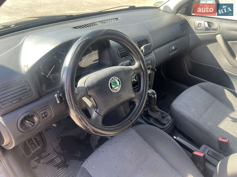 Універсал Skoda Octavia 2002 в Дунаївцях