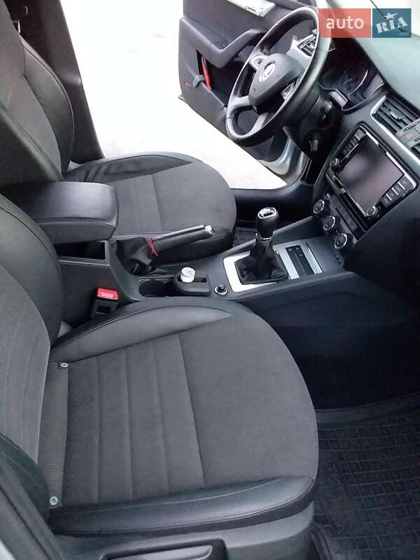 Универсал Skoda Octavia 2014 в Черновцах