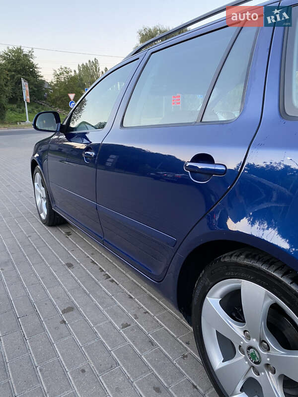 Универсал Skoda Octavia 2010 в Ровно