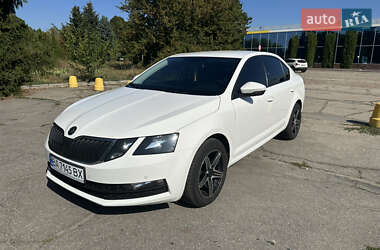 Лифтбек Skoda Octavia 2017 в Кропивницком