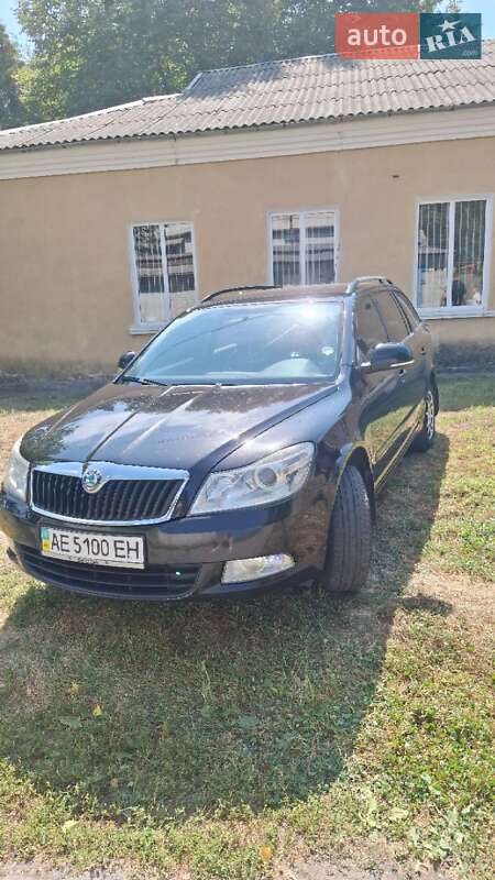 Універсал Skoda Octavia 2010 в Дніпрі