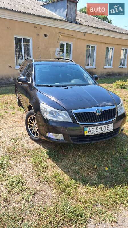 Універсал Skoda Octavia 2010 в Дніпрі