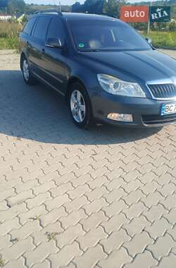 Универсал Skoda Octavia 2010 в Городке