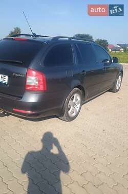 Универсал Skoda Octavia 2010 в Городке