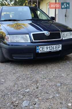 Лифтбек Skoda Octavia 2002 в Хотине