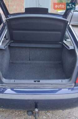 Лифтбек Skoda Octavia 2002 в 