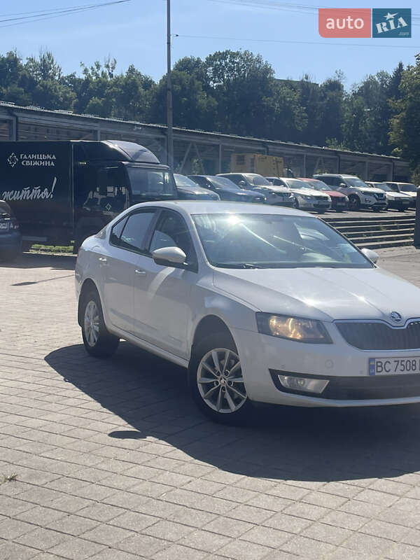 Лифтбек Skoda Octavia 2015 в Львове