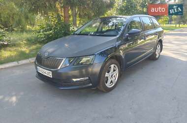 Универсал Skoda Octavia 2019 в Остроге