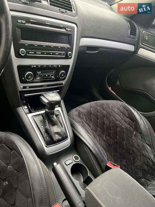 Универсал Skoda Octavia 2009 в Сходнице фото 3 Универсал Skoda Octavia 2009 в Сходнице