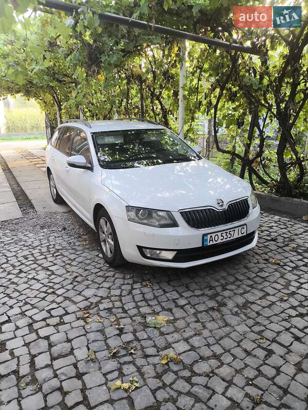 Универсал Skoda Octavia 2015 в Ужгороде