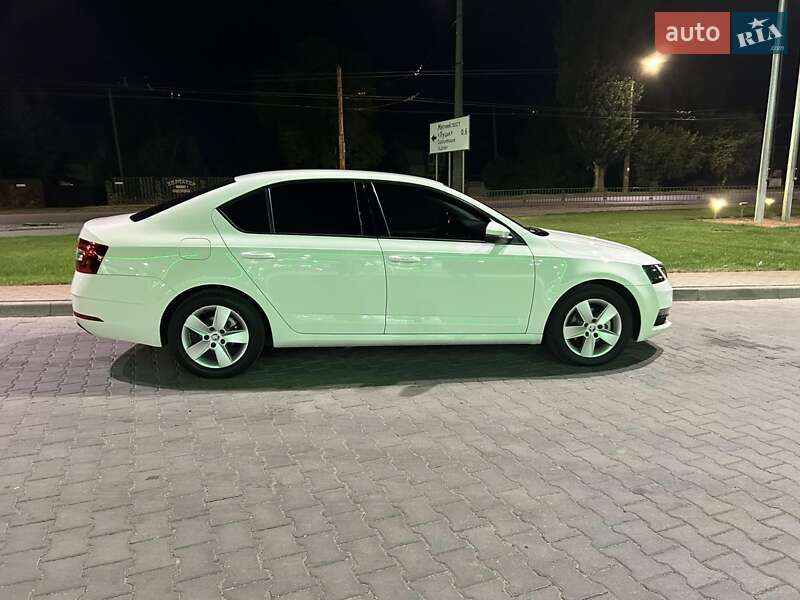 Лифтбек Skoda Octavia 2019 в Луцке