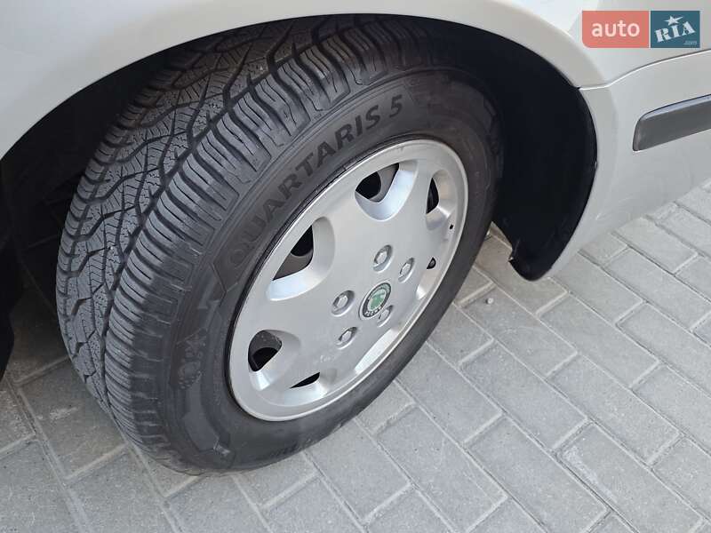 Универсал Skoda Octavia 2003 в Харькове