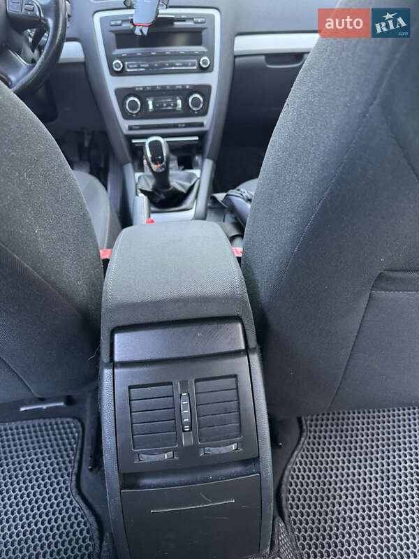 Универсал Skoda Octavia 2011 в Львове фото 15 Универсал Skoda Octavia 2011 в Львове