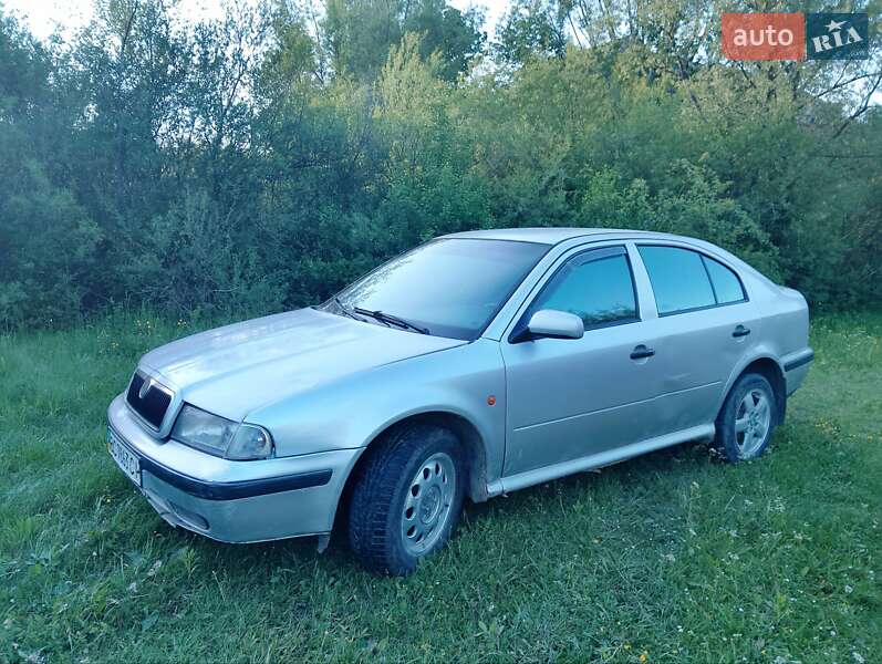 Лифтбек Skoda Octavia 1998 в 
