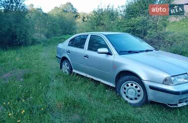 Лифтбек Skoda Octavia 1998 в 