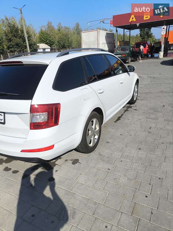 Универсал Skoda Octavia 2015 в Ужгороде