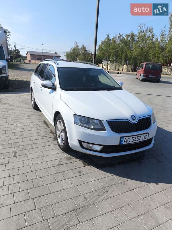 Универсал Skoda Octavia 2015 в Ужгороде