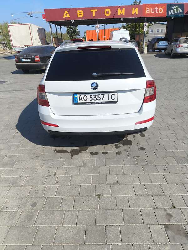 Универсал Skoda Octavia 2015 в Ужгороде