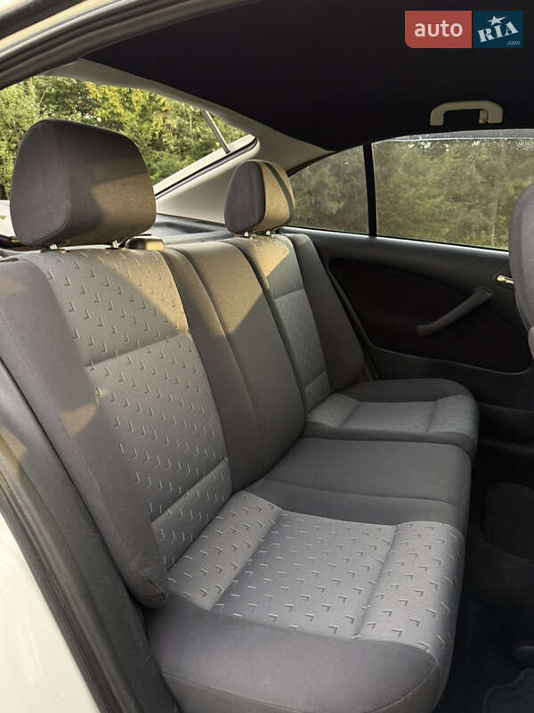 Лифтбек Skoda Octavia 2007 в Львове