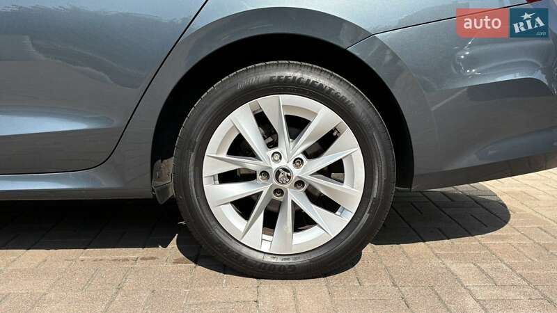 Лифтбек Skoda Octavia 2021 в Киеве