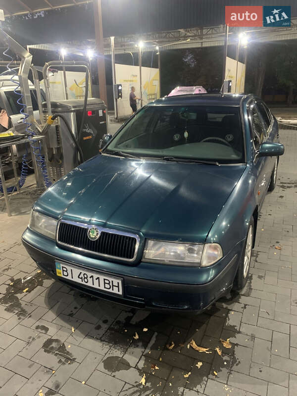 Лифтбек Skoda Octavia 1998 в 