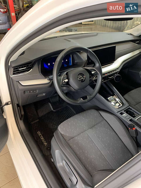 Ліфтбек Skoda Octavia 2023 в Києві