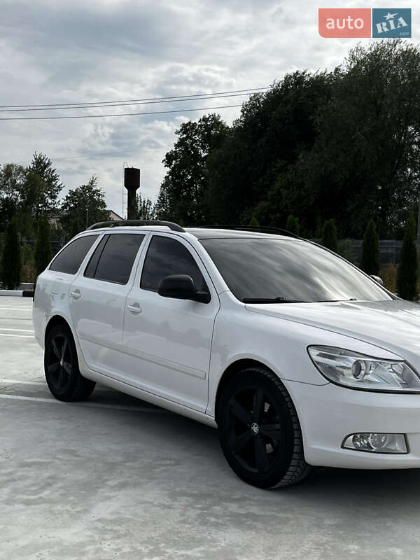 Универсал Skoda Octavia 2010 в Звягеле