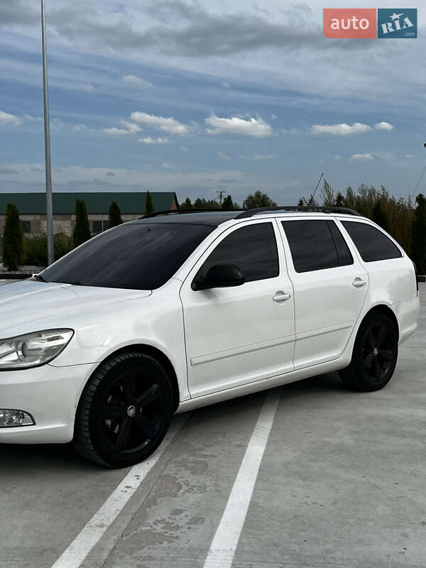Универсал Skoda Octavia 2010 в Звягеле