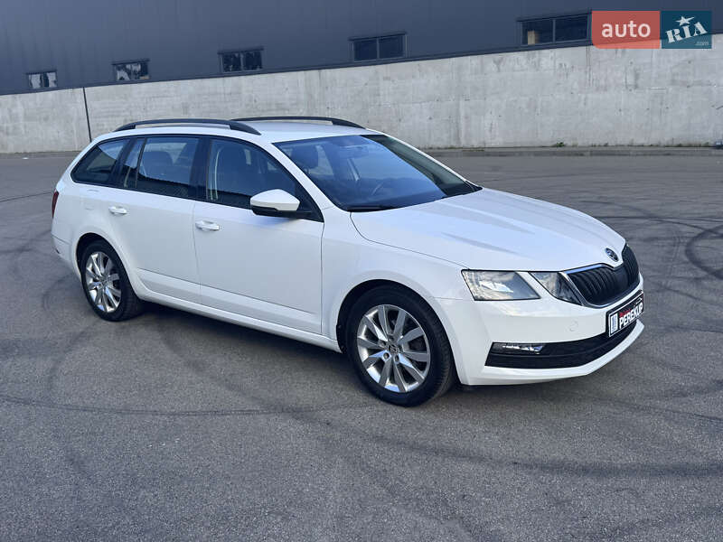 Универсал Skoda Octavia 2019 в Киеве