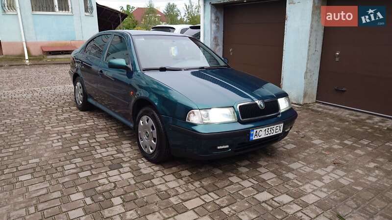 Лифтбек Skoda Octavia 1998 в 